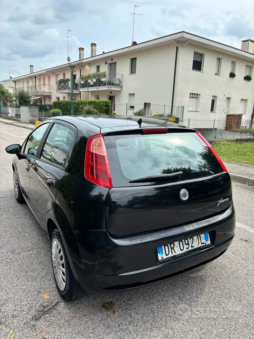 Fiat Grande Punto 2008 photo 3