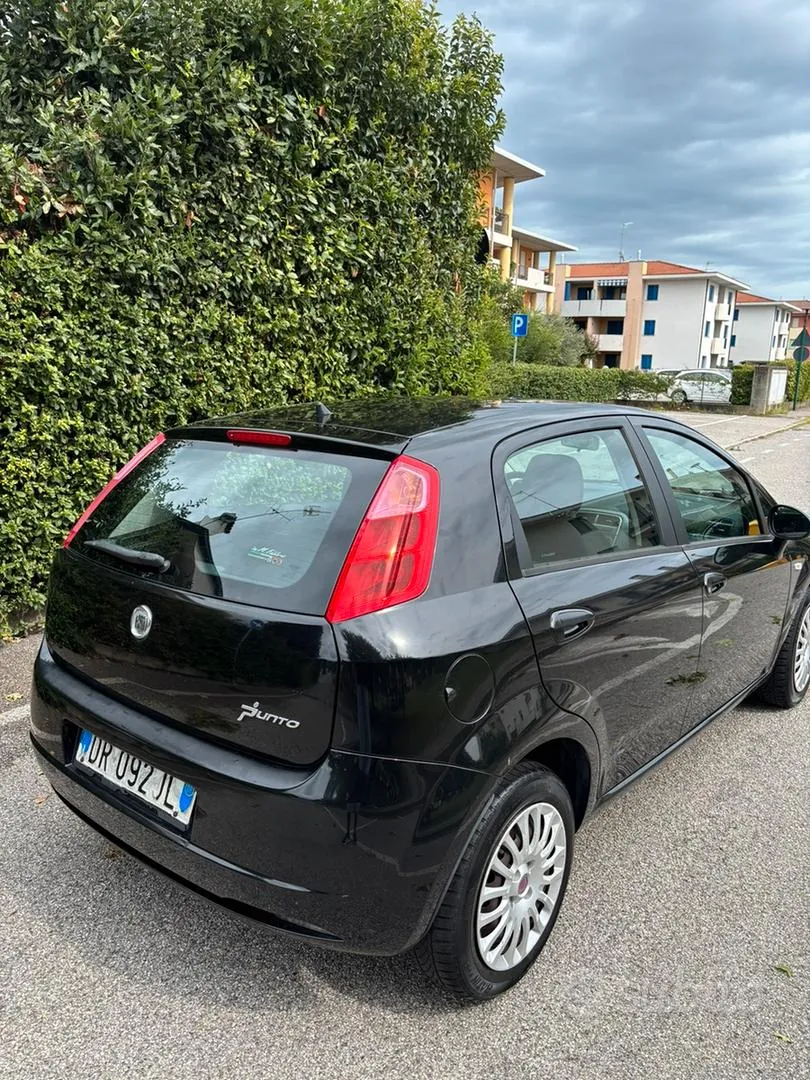 Fiat Grande Punto 2008 photo 4