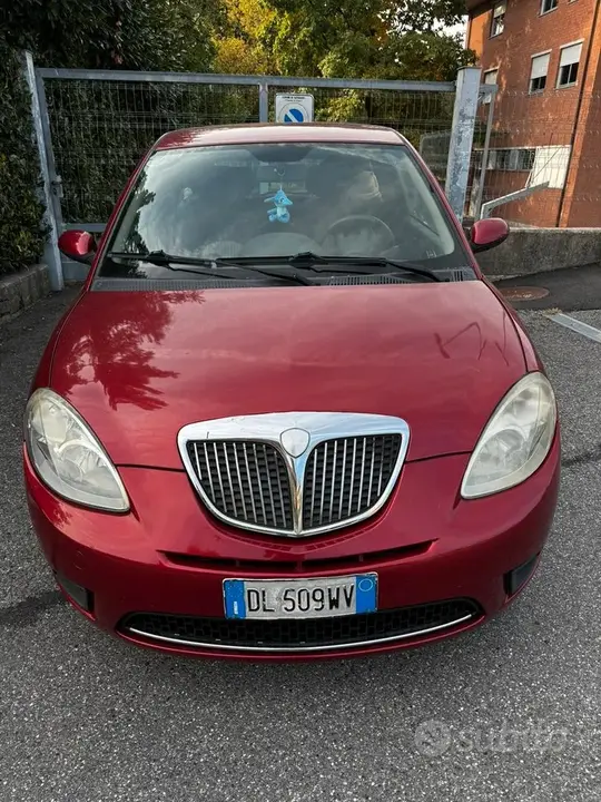 Lancia Ypsilon