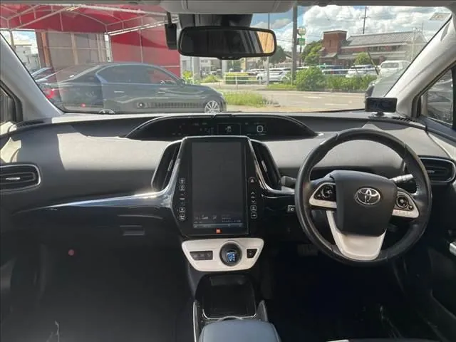 Toyota Prius 2017 photo 3