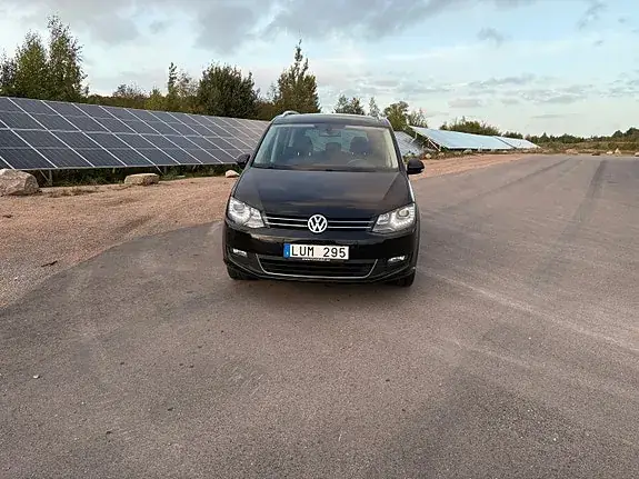 Volkswagen Sharan 2012 photo 2