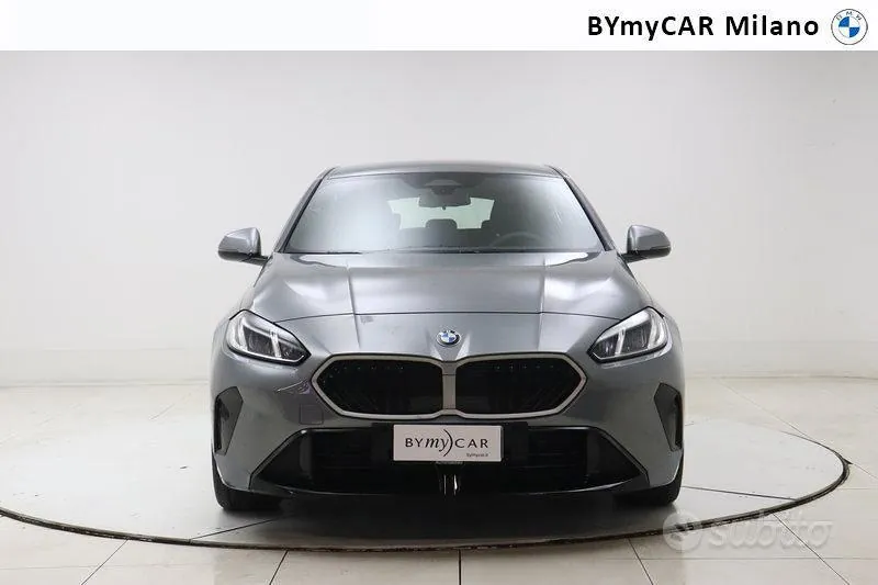 BMW 1 Series 2025 photo 5