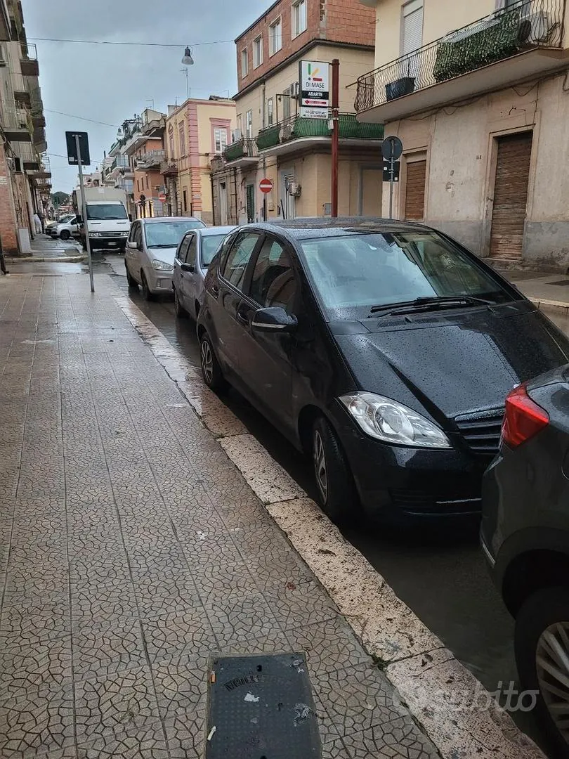 Mercedes-Benz A180 2010 photo 3