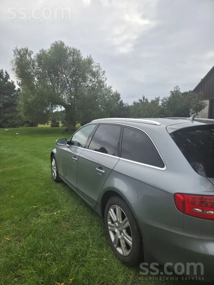 Audi A4 2010 photo 3