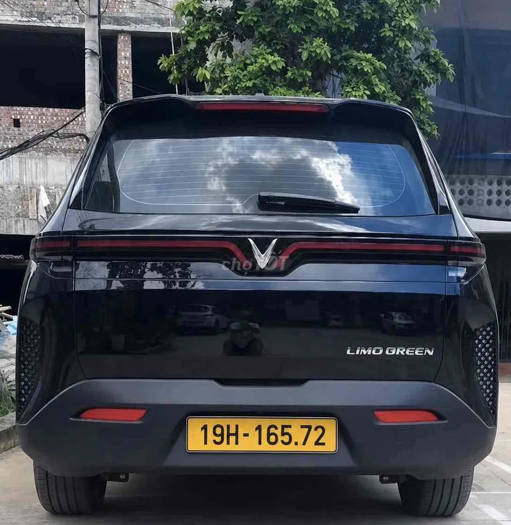 Vinfast Limo Green 2026 photo 2