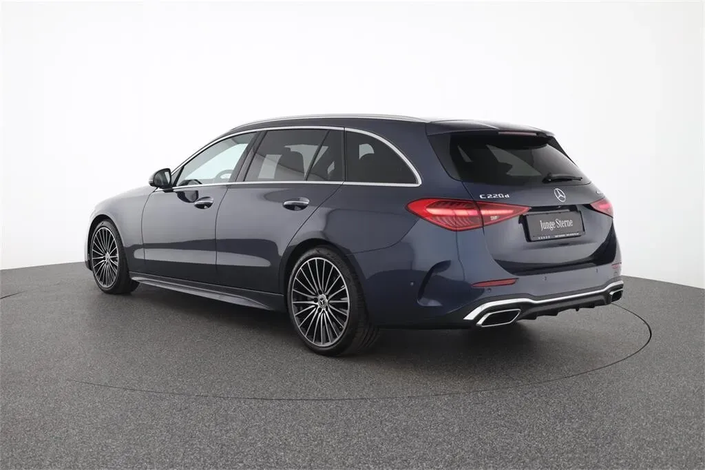 Mercedes-Benz C-Class 2025 photo 3
