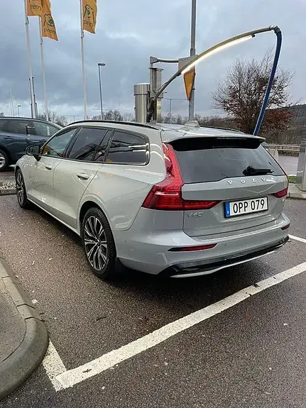 Volvo V60 2024 photo 2