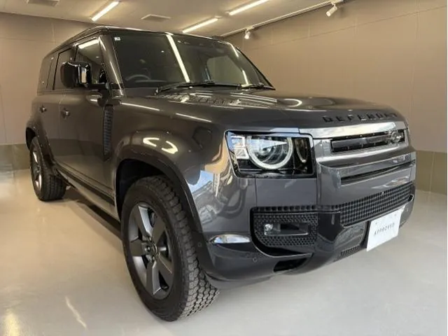 Land Rover Defender photo 5