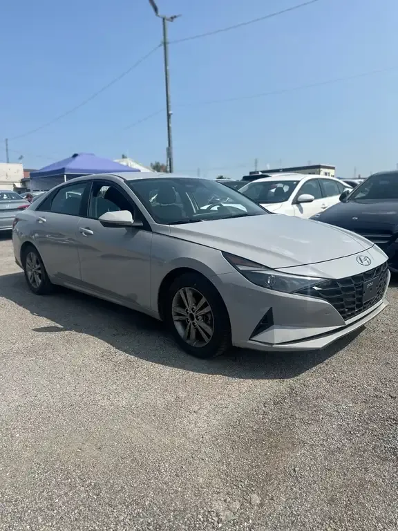 Hyundai Elantra 2022 photo 3