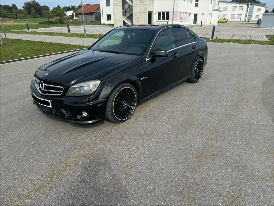 Mercedes-Benz C63 Amg