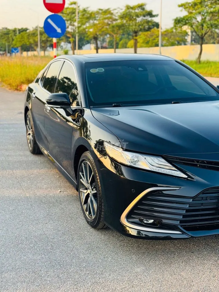 Toyota Camry 2022 photo 3