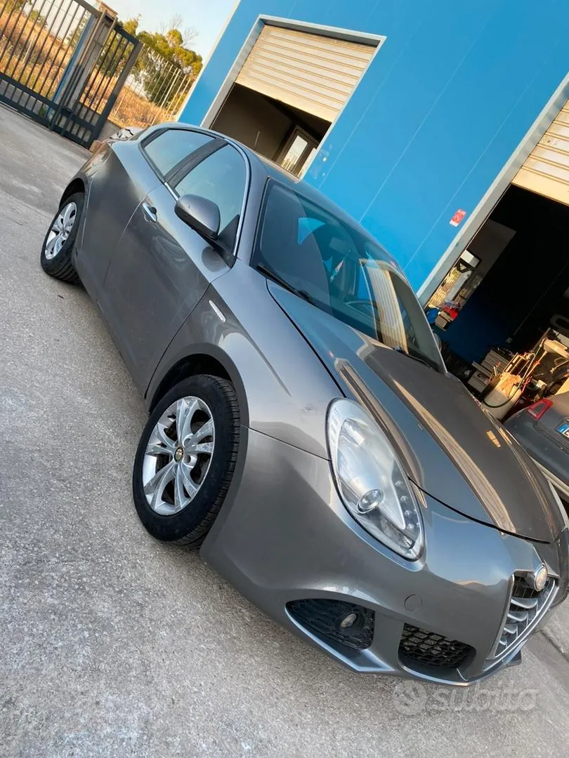 Alfa Romeo Giulietta 2011 photo 3