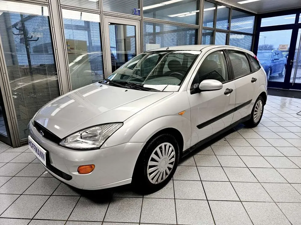 Ford Focus 2000 photo 2