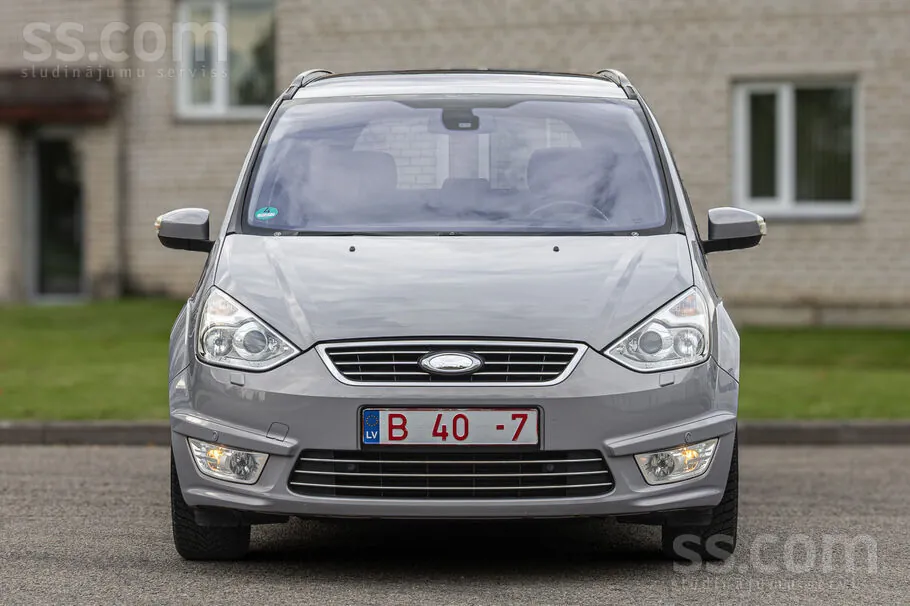 Ford Galaxy 2011 photo 2