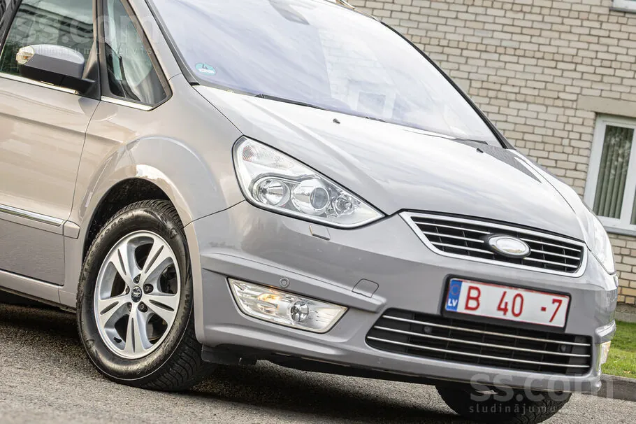Ford Galaxy 2011 photo 4