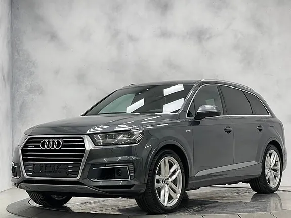 Audi Q7 2017 photo 2