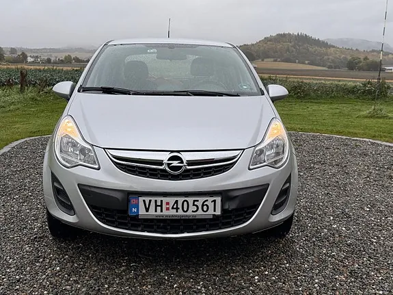 Opel Corsa 2012 photo 2