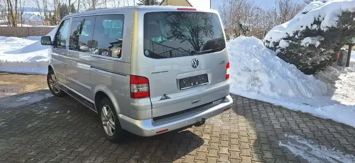 Volkswagen Multivan 2008 photo 3