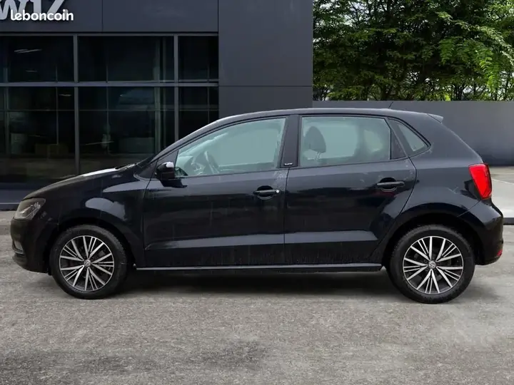Volkswagen Polo 2016 photo 2