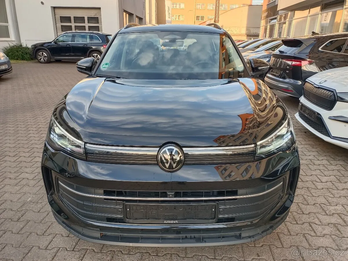Volkswagen Tiguan 2025 photo 2