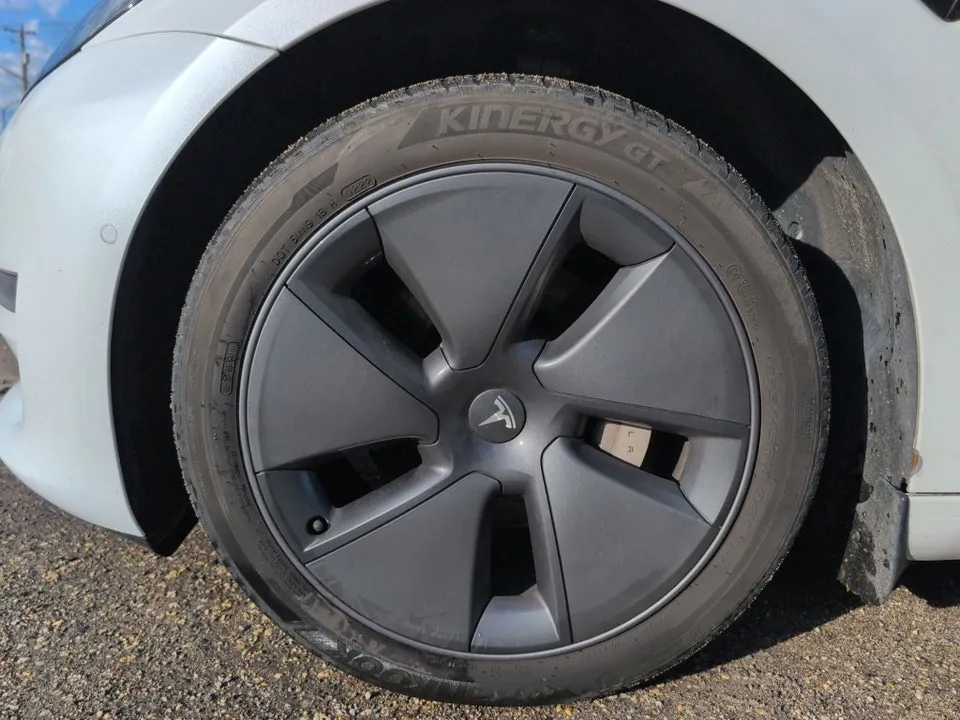 Tesla Model 3 2022 photo 3
