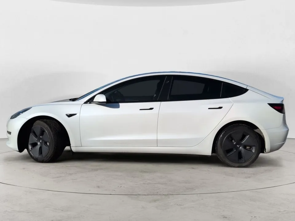 Tesla Model 3 2022 photo 4