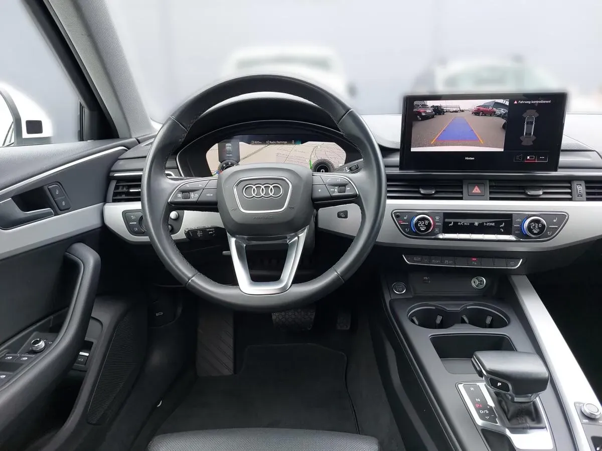 Audi A4 2024 photo 3