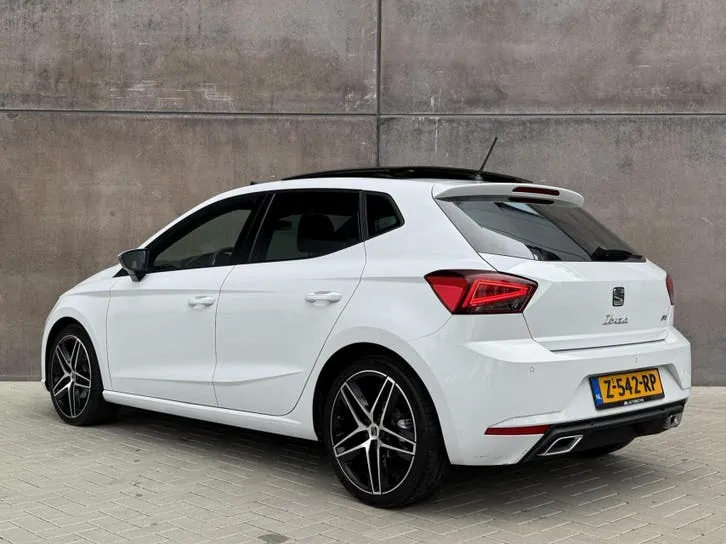 Seat Ibiza 2023 photo 2