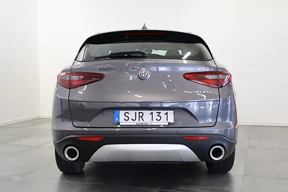 Alfa Romeo Stelvio 2017 photo 4