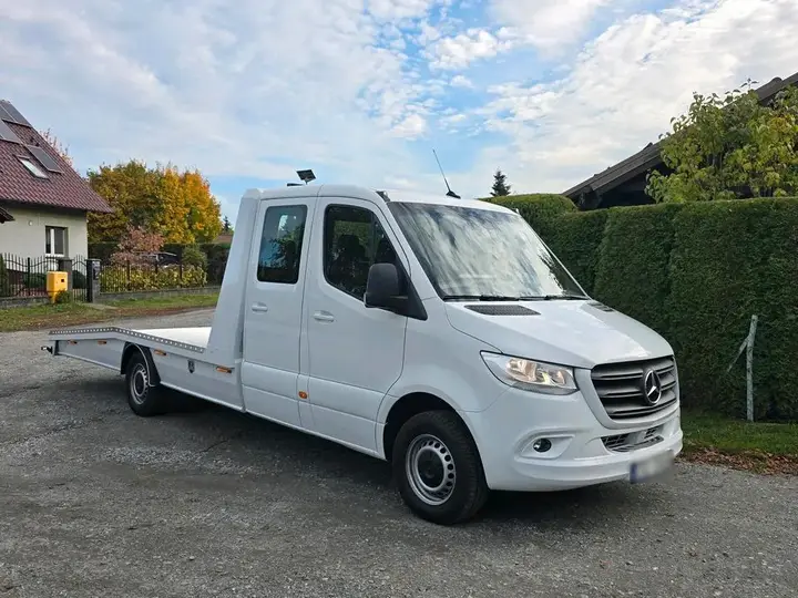 Mercedes-Benz Sprinter 907