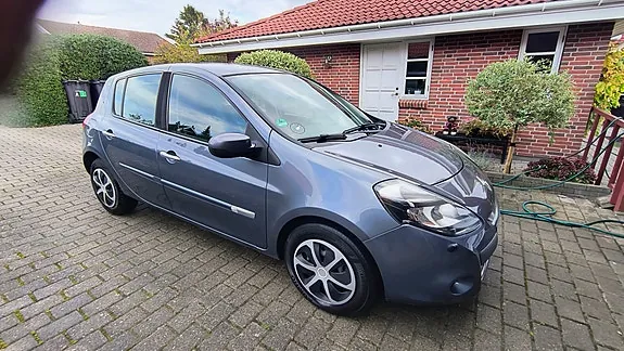 Renault Clio Iii 2012 photo 3
