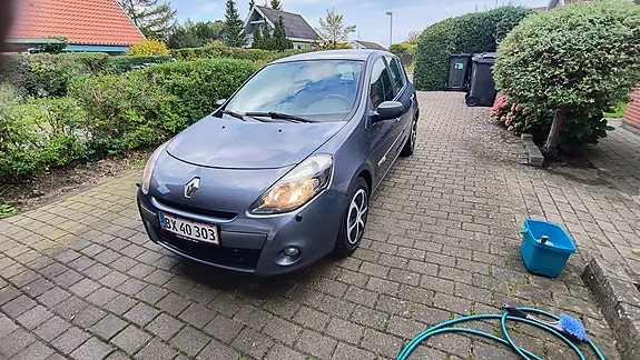 Renault Clio Iii 2012 photo 2