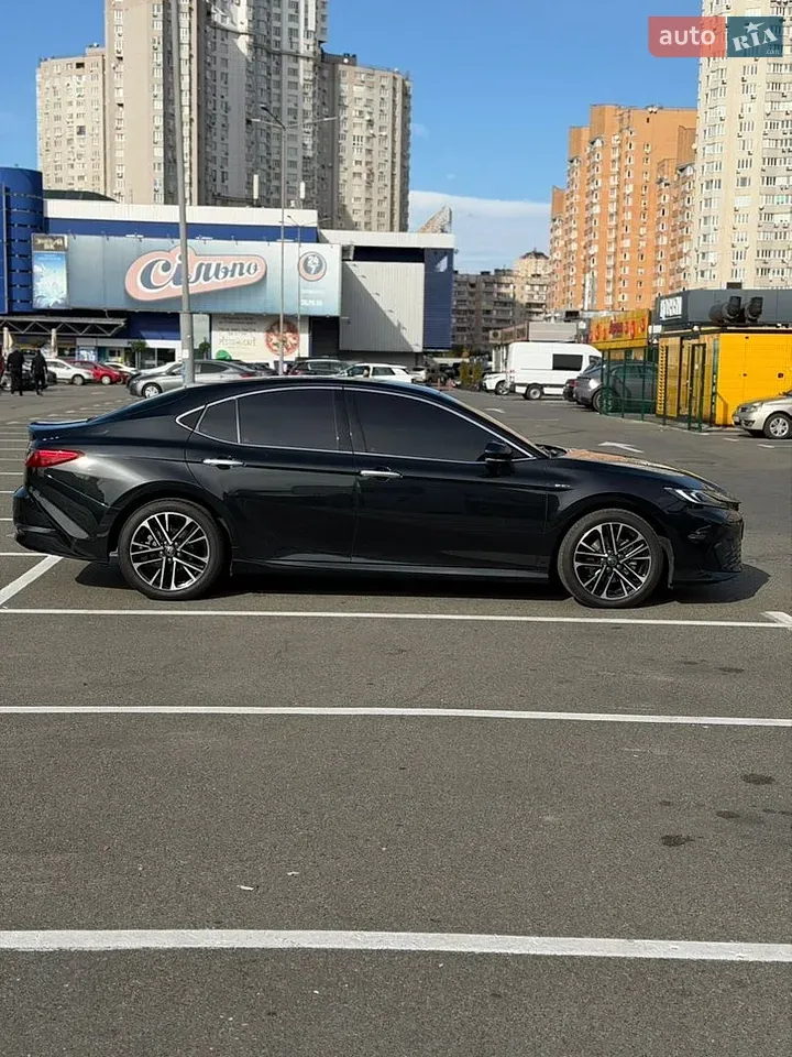 Toyota Camry 2024 photo 3