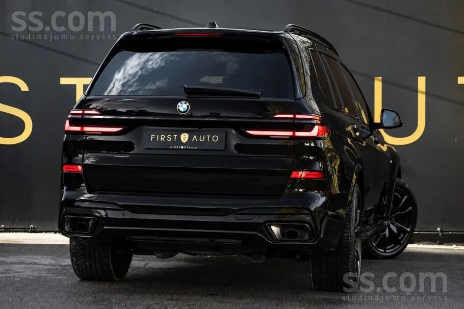 BMW X7 2023 photo 2