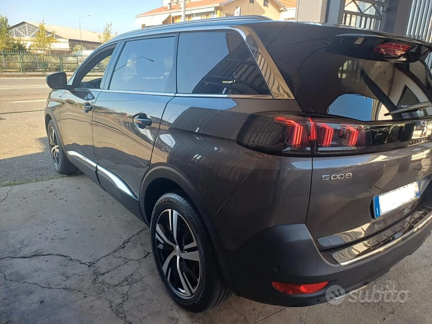 Peugeot 5008 2023 photo 3