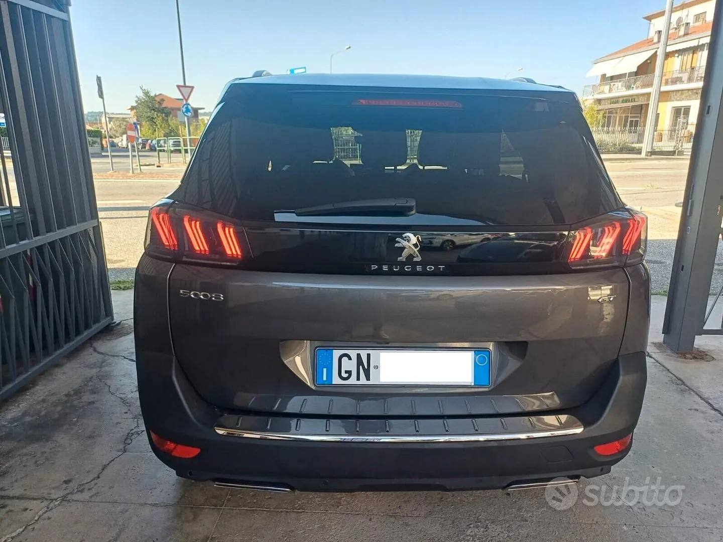 Peugeot 5008 2023 photo 2