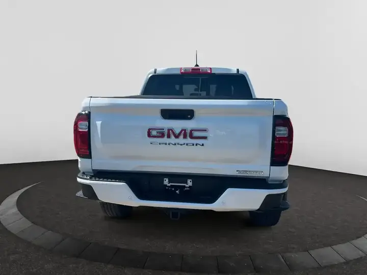 GMC Canyon 2026 photo 4