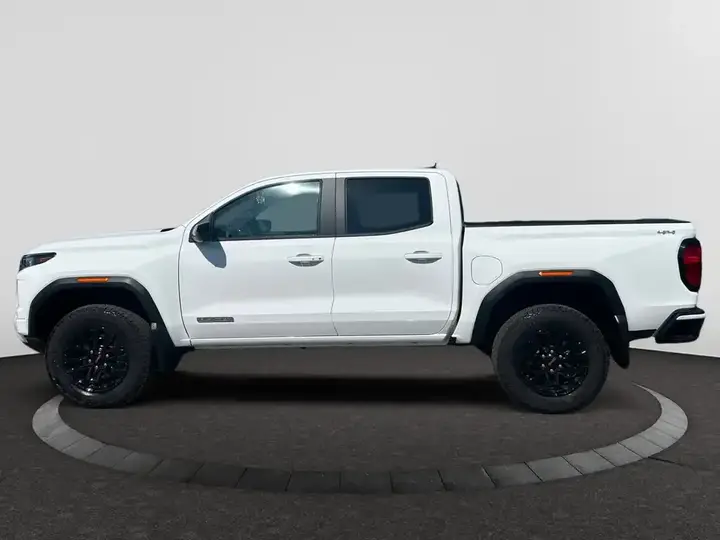GMC Canyon 2026 photo 2