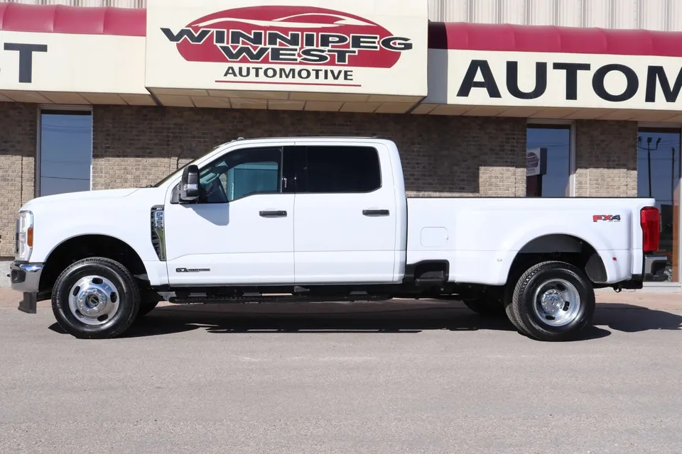 Ford F350 2024 photo 3