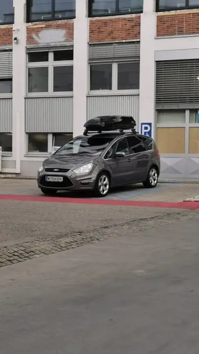 Ford S-Max 2012 photo 2