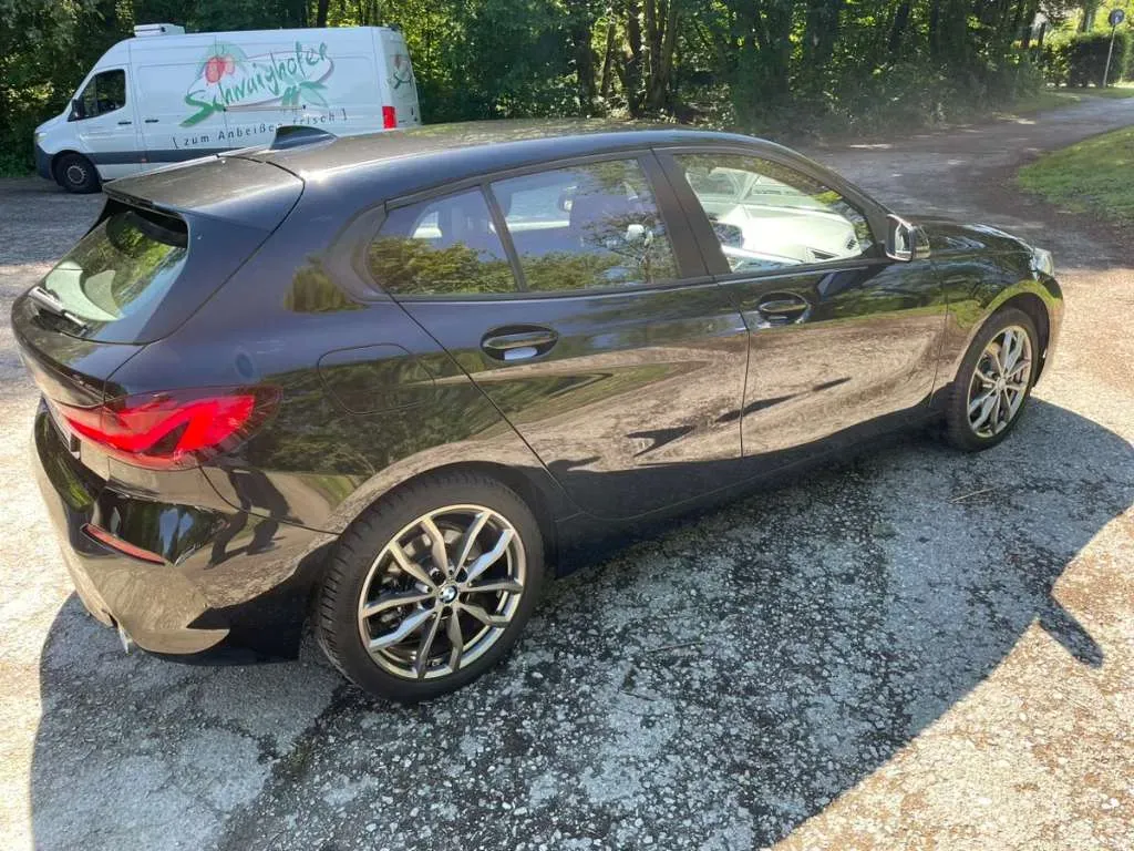 BMW 1 Series 2021 photo 2