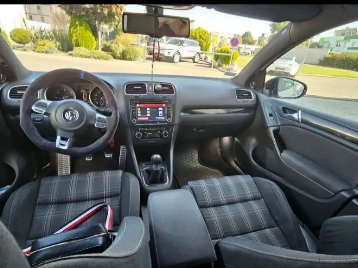 Volkswagen Golf 2009 photo 3