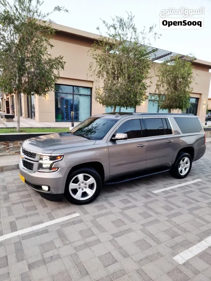 Chevrolet Suburban 2017 photo 2