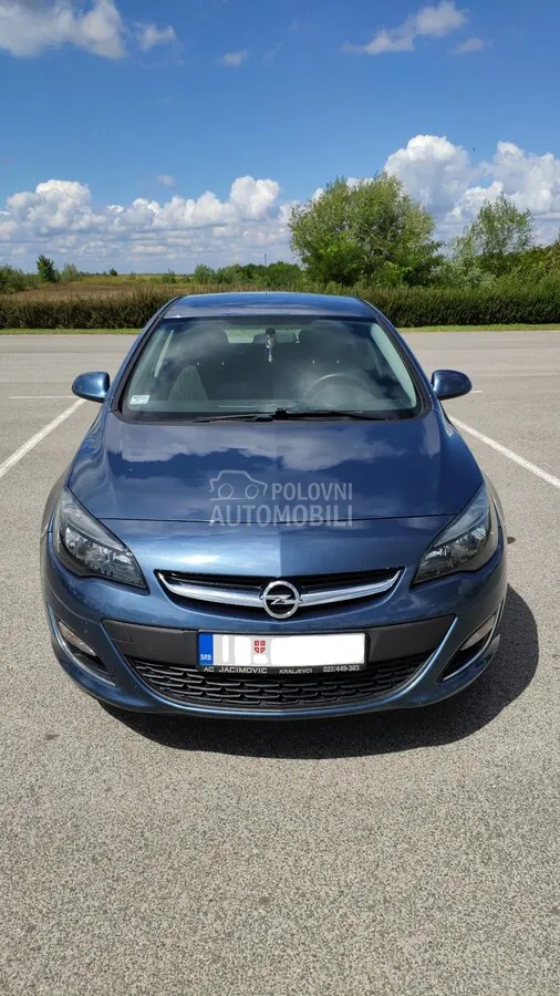 Opel Astra J 2013 photo 3
