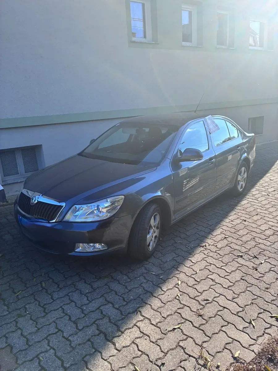 Skoda Octavia 2009 photo 2