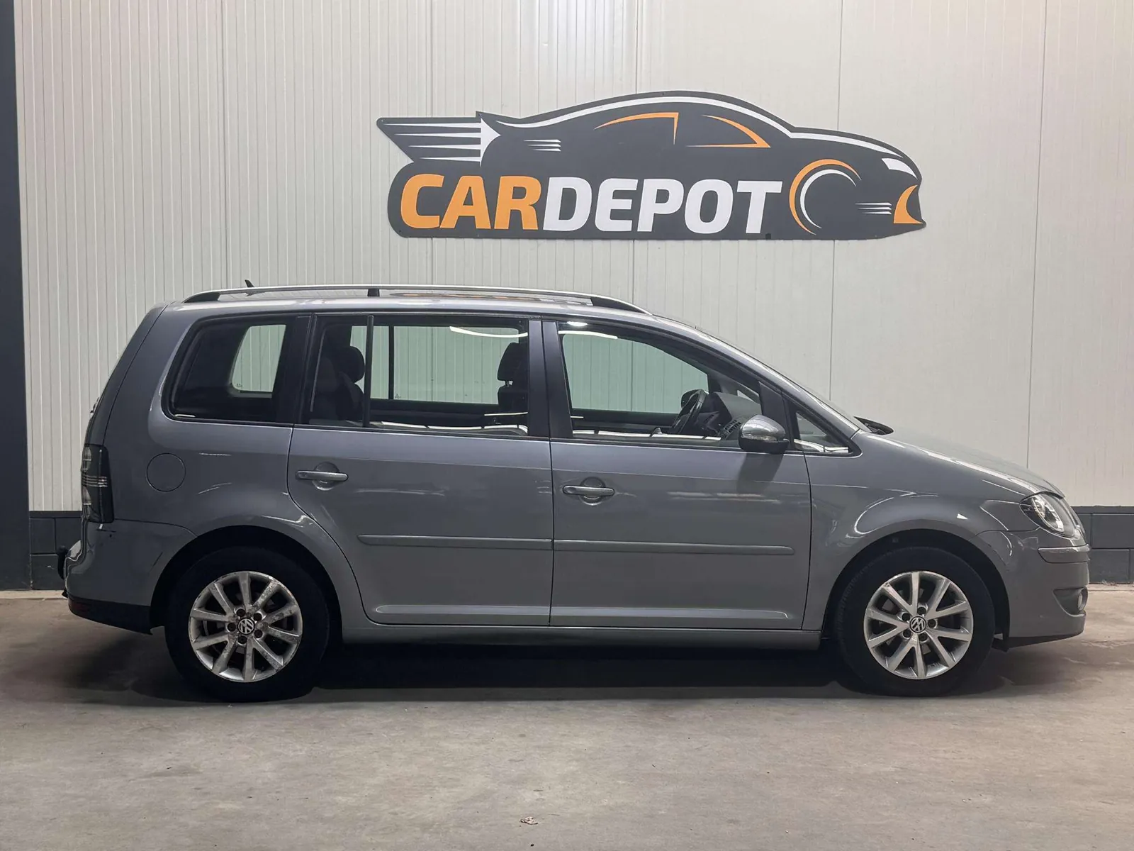 Volkswagen Touran 2010 photo 4