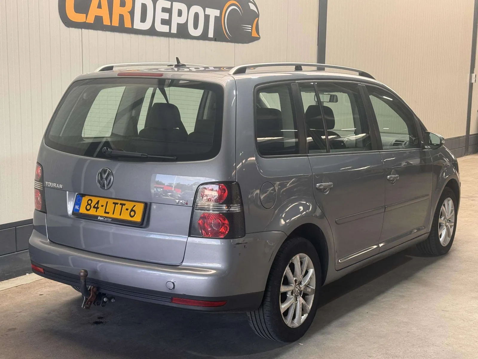Volkswagen Touran 2010 photo 5