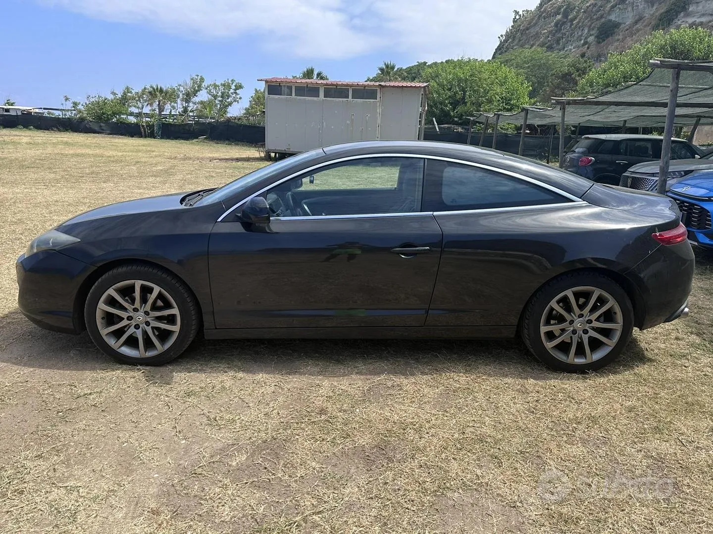 Renault Laguna 2010 photo 4