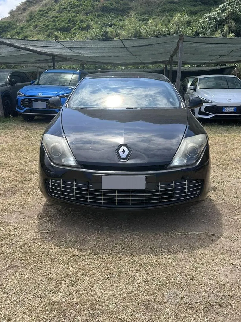 Renault Laguna 2010 photo 3