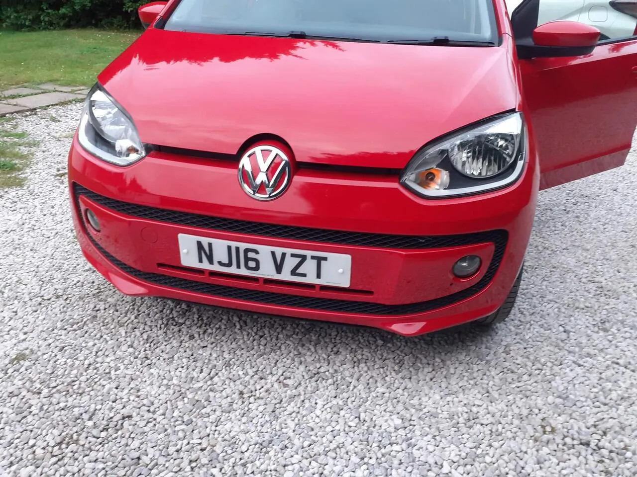 Volkswagen Up 2016 photo 2